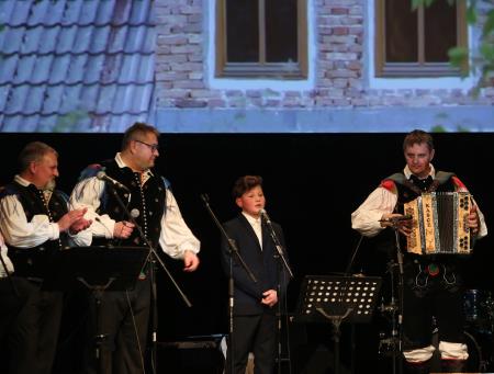 KONCERT ANSAMBLA JELEN 23 FOTO LJUBO VUKELIČ